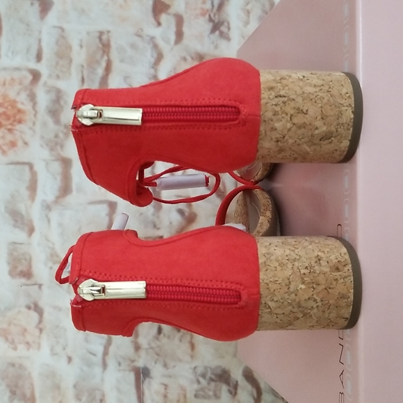 New Bandolino Semise Sandals - Picture 4 of 8